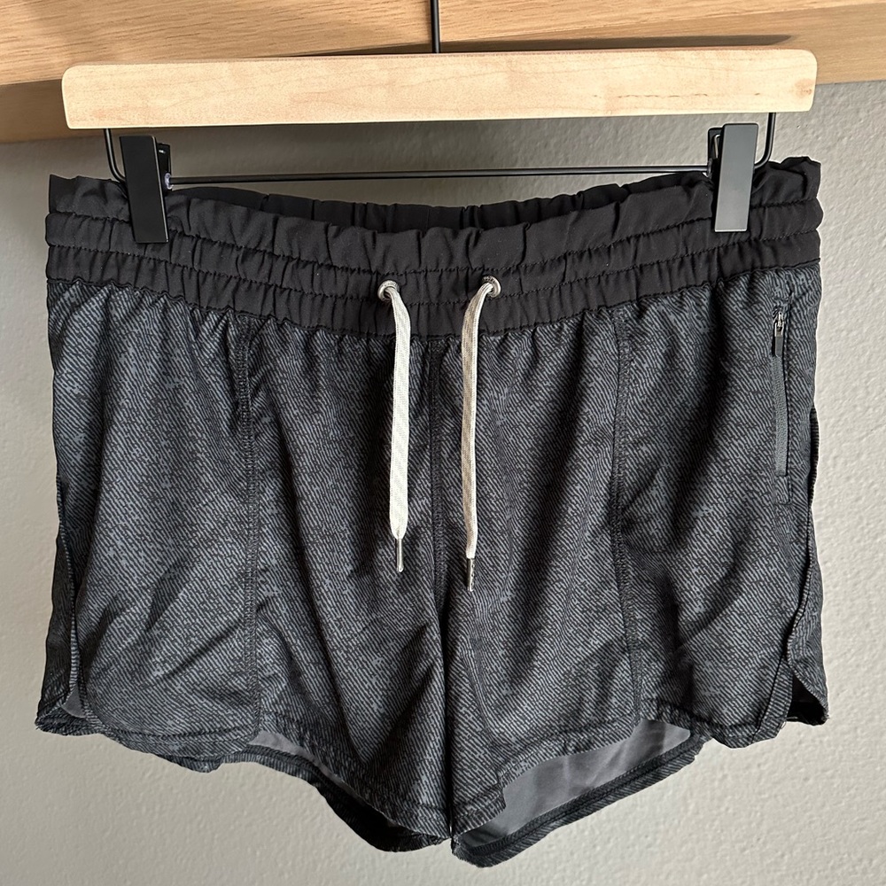 Vuori Women’s Grey Running Shorts M